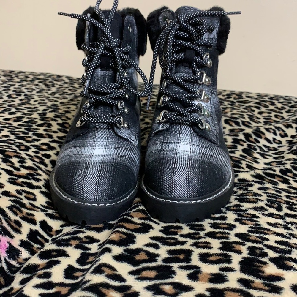 C Comfort Boots